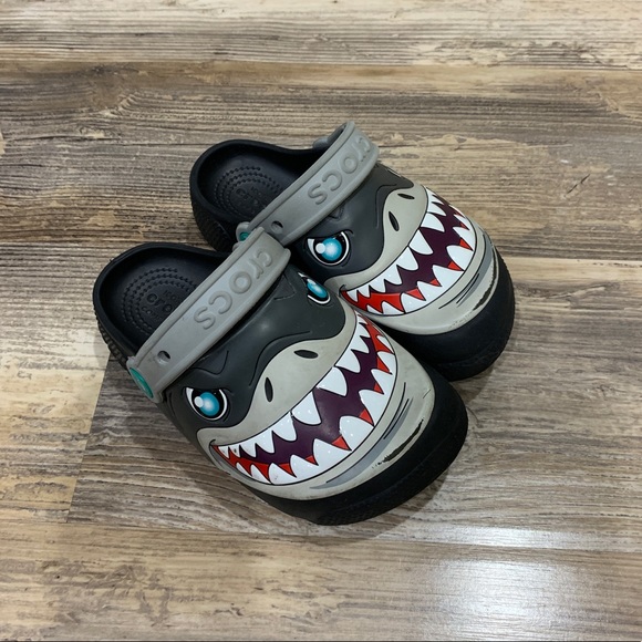 shark crocs for boys